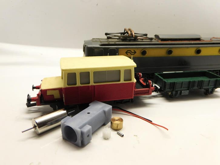 micromotor HJ001C Jouef NS 1300, Renfe CC 7600, SNCF 141 P, Hobby & Loisirs créatifs, Trains miniatures | HO, Envoi