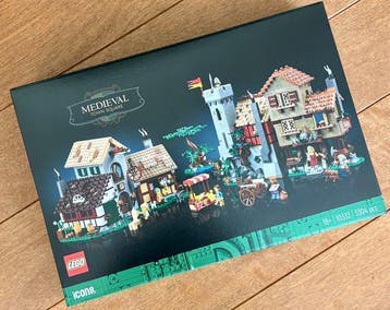 Lego Set - 10332 - Icons - Medieval Town Square, Nieuw