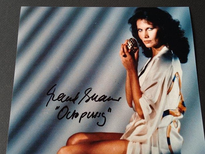 James Bond 007: Octopussy - Maud Adams Octopussy - Signed, Verzamelen, Film en Tv