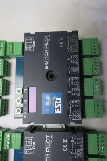 ESU H0, N - Unité de commande numérique (5) - 5 × décodeur