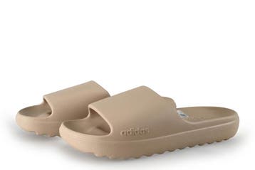 Adidas Slippers in maat 42 Bruin, Slippers, Bruin, Zo goed als nieuw, Verzenden