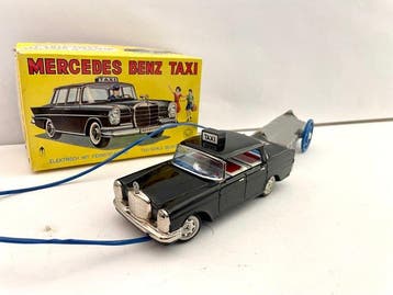 Asahi & SKK - Blikken speelgoedauto - Mercedes Benz 230S