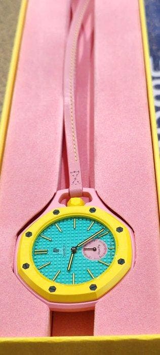 Swatch - Royal Pop - Sans prix de réserve - SSX033J100N -