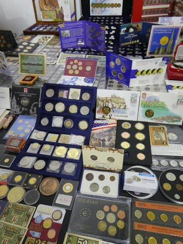 Wereld. Collection of coins/banknote/medals/euro inkl. pp