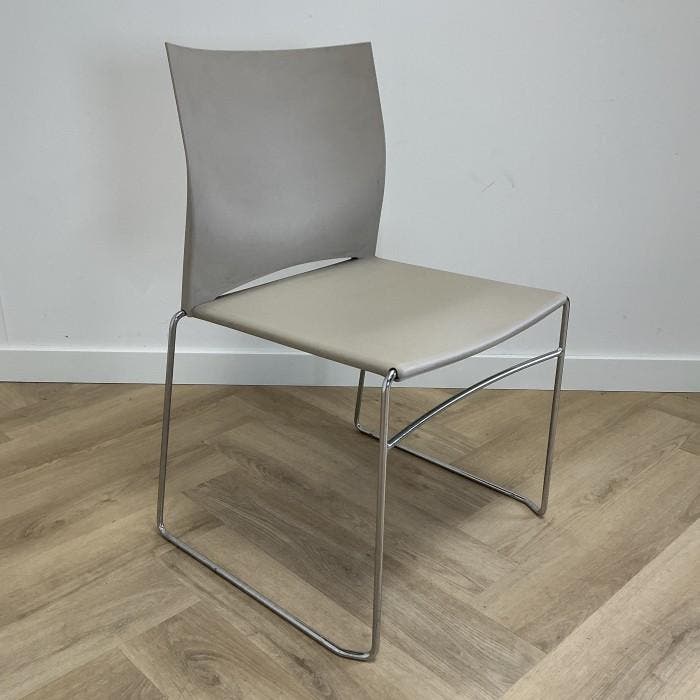 Viasit kantinestoel / stapelstoel, beige - chroom, Huis en Inrichting, Stoelen, Gebruikt, Eén