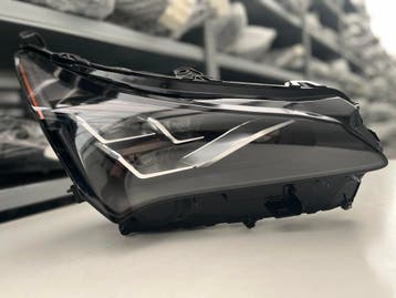 LEXUS NX 300H LIFT FULL LED KOPLAMP RECHTS, Verzenden, Gebruikt, Lexus