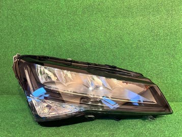 Phare av. droit Škoda Superb III Phase 2 2019 - 2023 Full LE, Ophalen, Utilisé, Skoda