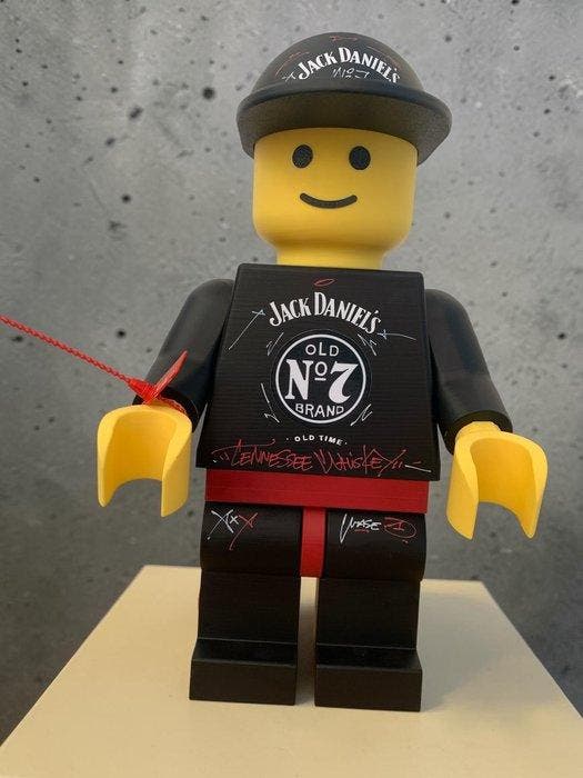 WASE - Speelgoed figuur JACK DANIEL’S FIGURINE LEGO 45 cm, Antiek en Kunst, Kunst | Designobjecten