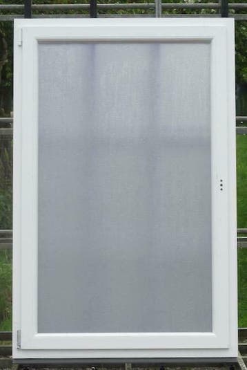 pvc raam , chassis 110 x 169   wit  met mat glas, Bricolage & Construction, Ophalen of Verzenden, Raamkozijn