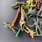 Militaire miniatuur beeldjes - Lot with 90 soldier figures, Nieuw
