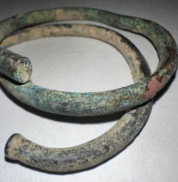 Âge du bronze anciens joncs (bracelets) (Sans prix de