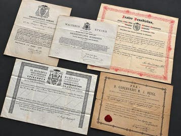 Set van 5 certificaten van authenticiteit van relieken