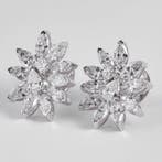 Boucles doreilles cloutées - 14 carats Or blanc - 3.57ct.