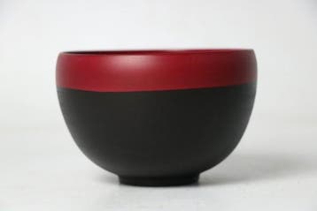 Shojohi — Scharlaken & Zwart Matcha-bowl (Chawan) door