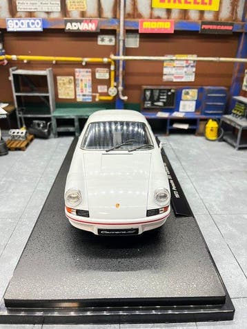 Welly 1:18 - Voiture miniature - Porsche 911 Carrera RS 2.7