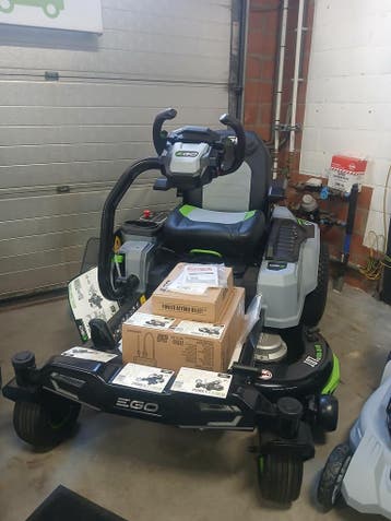 EGO ACCU ZERO TURN MET STUURWIEL €2236 KORTING, Tuin en Terras, Nieuw, Ophalen of Verzenden, EGO, Mulchfunctie