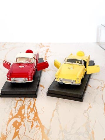 1:43 - Voiture miniature (2) - Pair of vintage RIO Ford