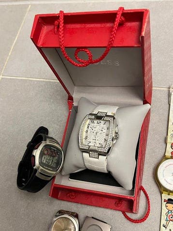 Lot van 18 horloges merk horloges. - Speelgoed
