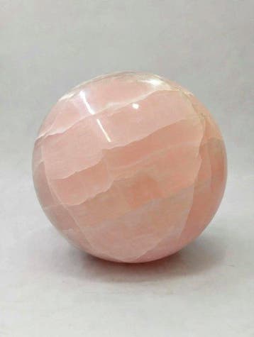 Extra grote museumkwaliteit Mangano-pink calcietbol met