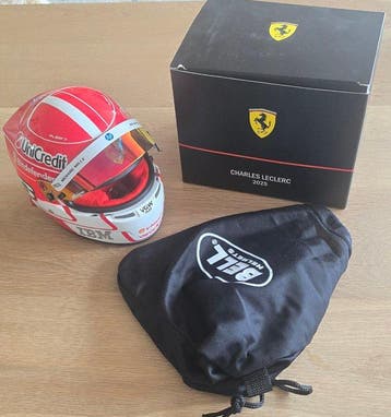 Ferrari - Formule 1 - Charles Leclerc - 2025 - Scale 1/2, Verzamelen, Nieuw