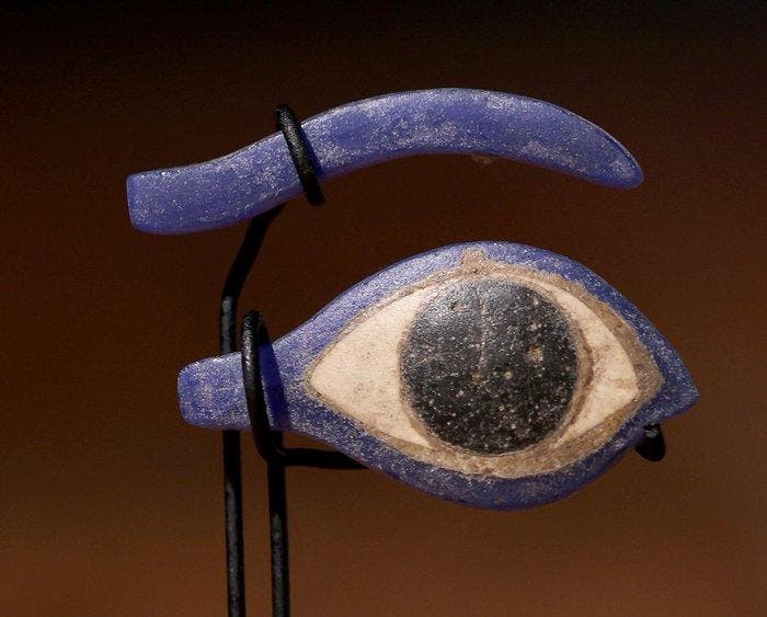 Oude Egypte, adembenemende ogen van een begrafenismasker, Collections, Minéraux & Fossiles
