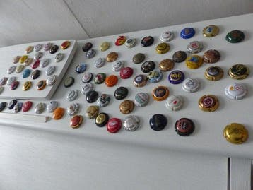 DIVERSOS DE CAVA I CHAMPAGNE, Champagne caps collection -
