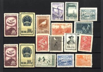 China - Grote partij postzegels op ongeveer 50 stockkaarten,