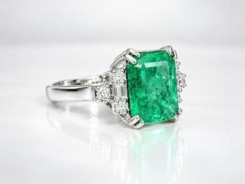 Ring - 18 karaat Witgoud - 3.10ct. tw. Smaragd - Diamant -, Nieuw