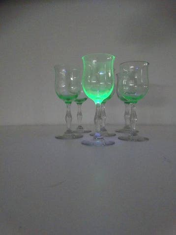 Drinkservies (6) - Glas, Uranium glass - Uranium glazen, Antiek en Kunst