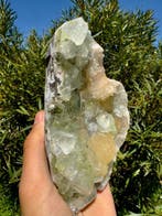 Prachtige groene apophylliet met stilbiet Kristal op matrix