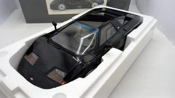 KK-Scale 1:12 - Modelauto - Bugatti EB110 1991 - (cod.L28)