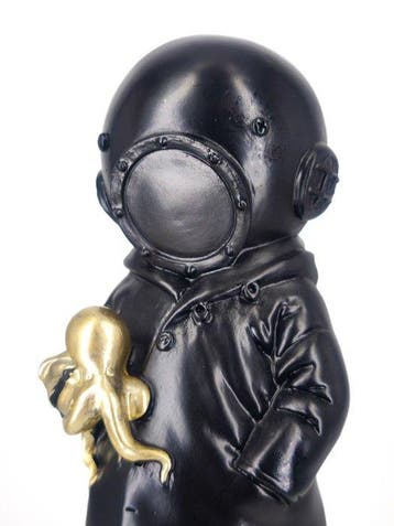 BlackLine Gallery - Beeldje - Deep Diver – 23 cm - Banksy