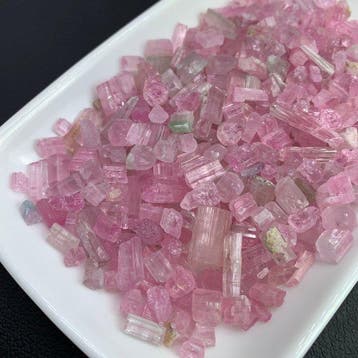 Prachtige roze ruwe tourmalijn — Afghanistan Ruw- 127 g, Verzamelen