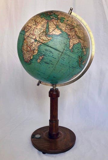 Terrestrial table globe - Dr H. Fischer - 1910-1920