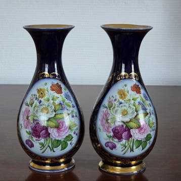 A Beautiful Pair of Porcelaine de Paris Vases - Cobalt Blue,