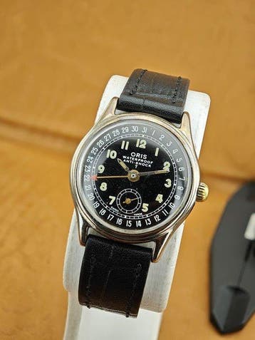 Oris - Pointer Date – Vintage Manual Winding – Black Dial –