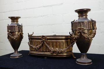 Decoratief ornament (3) - rijk versiert - messing kast stel