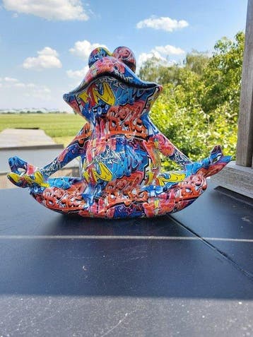 Statue, street Art frog meditating yoga - 25 cm - polyrésine