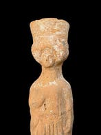 Oud-Grieks Terracotta Grote beeldje van een vrouw. Spaanse