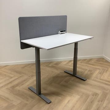 Outlet, zit-sta Kinnarps elektrisch bureau met akoestische, Elektrisch, Nieuw