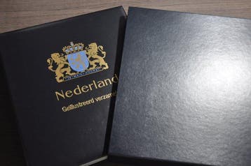 Accessoires Nederland - 3 lege luxe DAVO albums met, Postzegels en Munten, Gestempeld