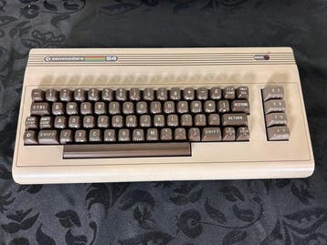 Commodore 64 - Computer - In originele verpakking, Games en Spelcomputers, Nieuw