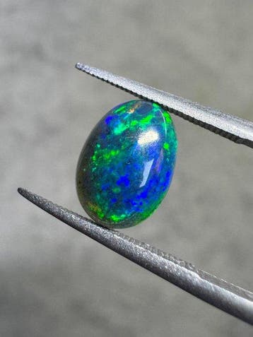 Lot van 3 natuurlijke zwarte opalen uit Ethiopië. 3,35