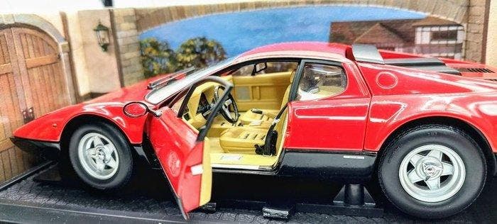 Kyosho 1:18 - Modelauto - Ferrari 365, Hobby & Loisirs créatifs, Voitures miniatures | 1:5 à 1:12