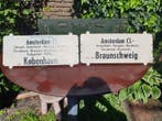 Set van 2 internationale trein koersborden – Amsterdam CS –, Nieuw