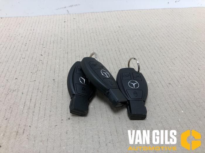 Sleutel Mercedes Vito O251446, Auto-onderdelen, Carrosserie