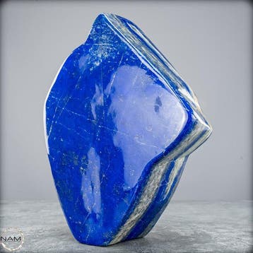 Lapis-lazuli bleu royal très décoratif Sculpture- 2778.23 g