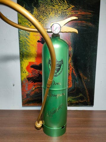 fp pop art - Dom Pérignon Extincteur vert avocat snake