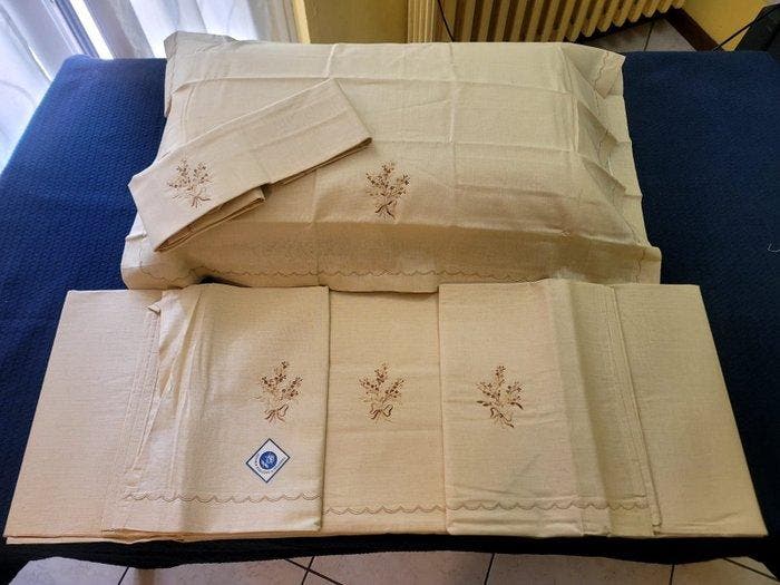 Drap d’époque, brodé à la main, en lin pur. - Drap de lit, Antiquités & Art, Tapis & Textile