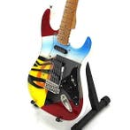 Miniatuur Fender Stratocaster gitaar met gratis standaard, Verzenden, Beeldje, Replica of Model